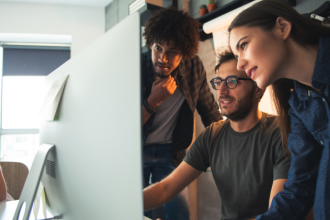 Carlos Eduardo Rosalba Padilha explica as métricas essenciais para avaliar startups de forma precisa.