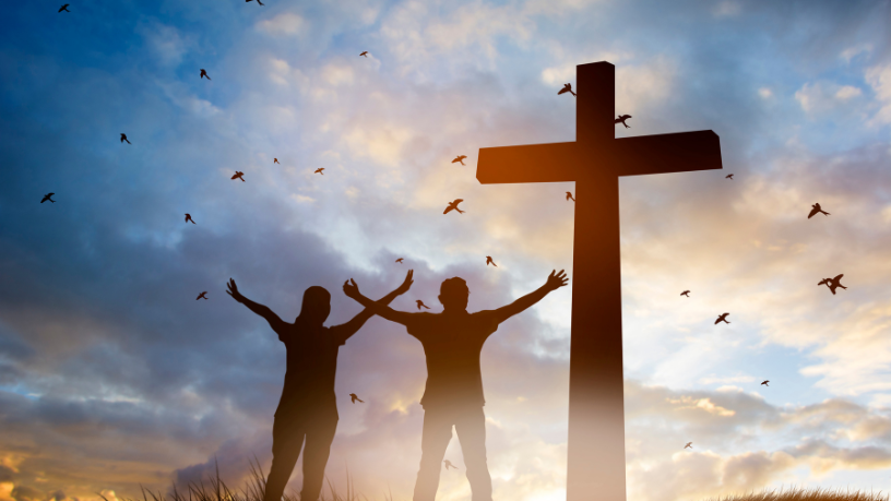 Pe. Dr. José Eduardo de Oliveira e Silva orienta sobre como viver a fé em família como verdadeira igreja doméstica.
