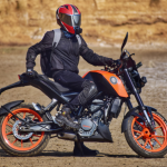 Márcio Velho da Silva analisa como o motociclismo se tornou símbolo de liberdade, identidade e estilo de vida na era contemporânea.