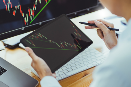 Rodrigo Balassiano explica os mecanismos legais que permitem aos fundos estruturados gerenciar inadimplência em larga escala.