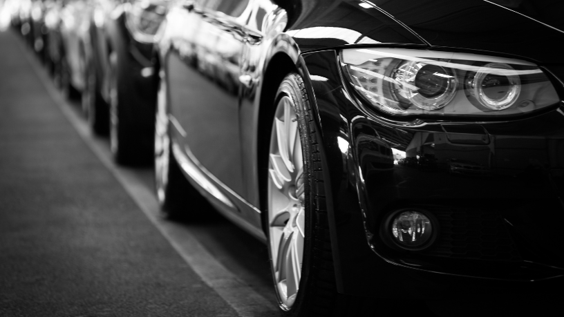 Para os apaixonados por automobilismo, Teciomar Abila mostra como carros clássicos continuam sendo ícones atemporais.