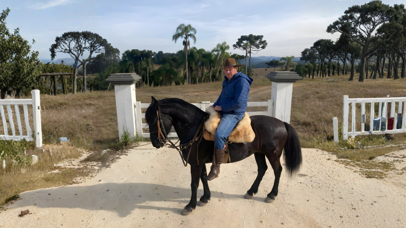 Operar guindastes e munck com segurança exige evitar erros comuns por meio de planejamento, inspeções e equipe treinada — prática reforçada por Altevir Seidel.